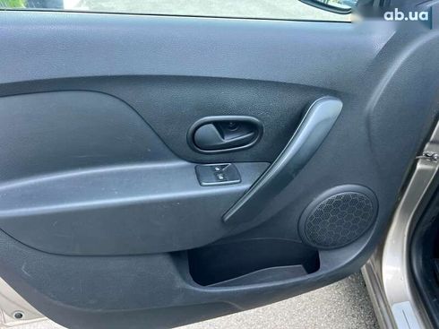 Renault Logan 2015 - фото 19