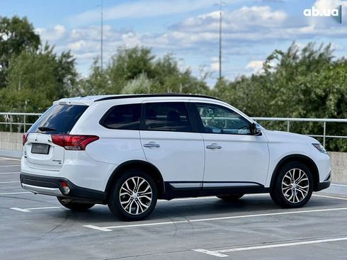 Mitsubishi Outlander 2015 - фото 17