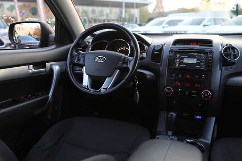 Kia Sorento 2010 - фото 11