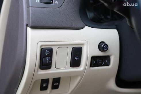 Lexus IS 2010 - фото 25