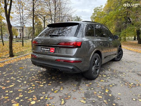 Audi Q7 2021 серый - фото 5