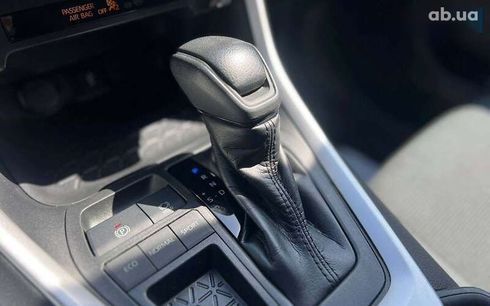 Toyota RAV4 2020 - фото 17