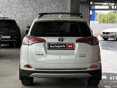 Toyota RAV4 2015 белый - фото 14