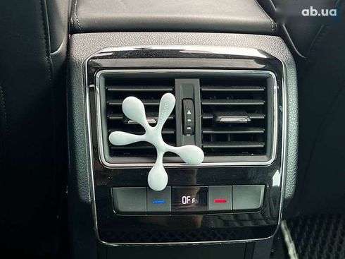 Skoda Superb 2018 - фото 19