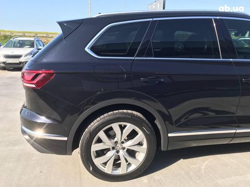 Volkswagen Touareg 2019 черный - фото 6