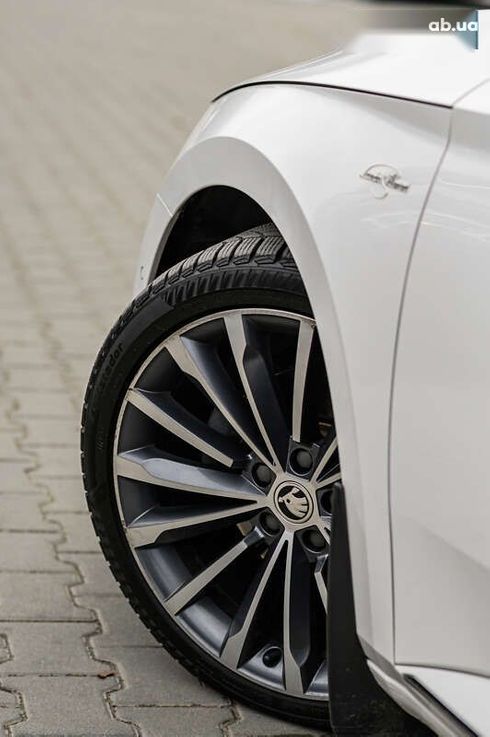 Skoda Superb 2020 - фото 18