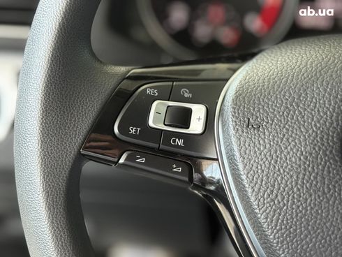 Volkswagen Passat 2016 белый - фото 21