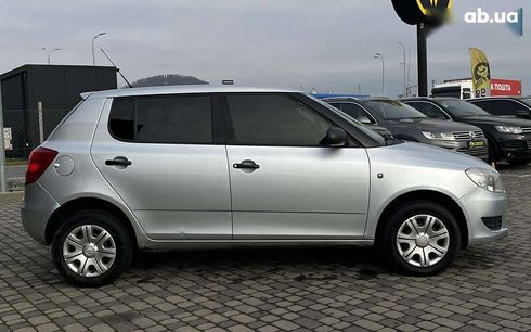 Skoda Fabia 2010 - фото 8