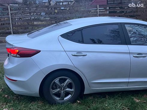 Hyundai Avante 2016 серый - фото 13