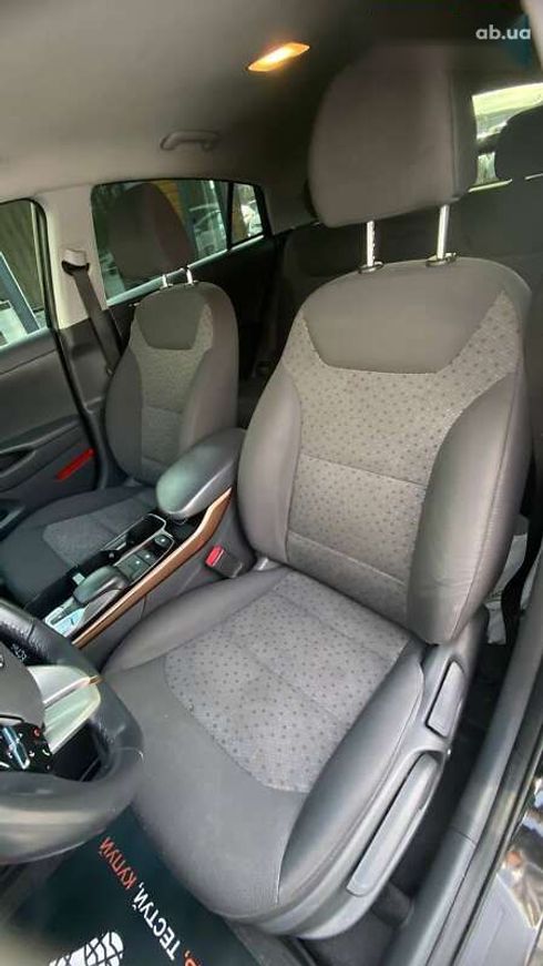 Hyundai Ioniq 2018 - фото 18