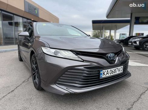Toyota Camry 2019 - фото 16