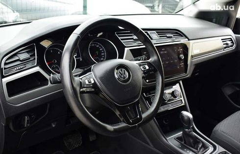 Volkswagen Touran 2019 - фото 26