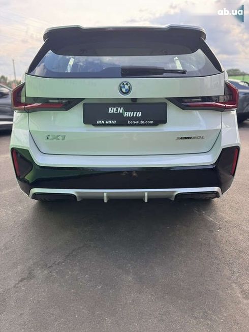 BMW iX1 2023 - фото 18