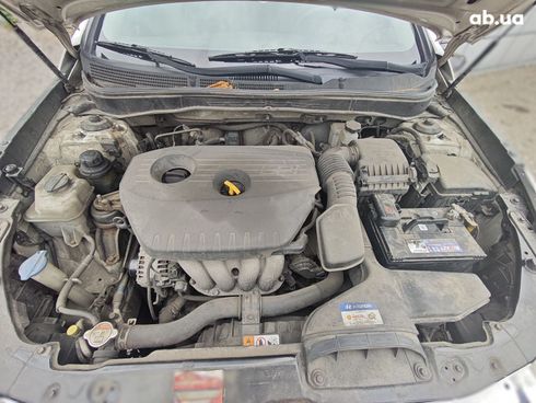 Hyundai Sonata 2016 белый - фото 20