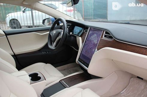 Tesla Model S 2017 - фото 20