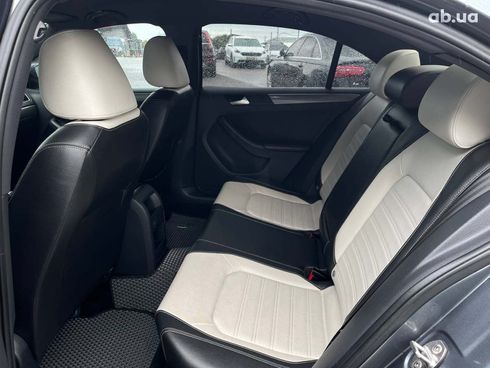 Volkswagen Jetta 2016 серый - фото 30