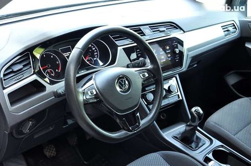 Volkswagen Touran 2020 - фото 16