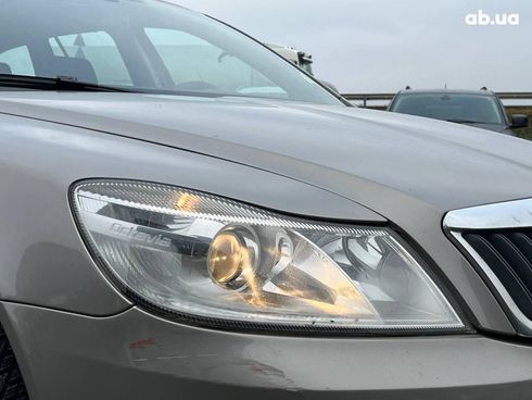 Skoda Octavia 2010 серый - фото 12