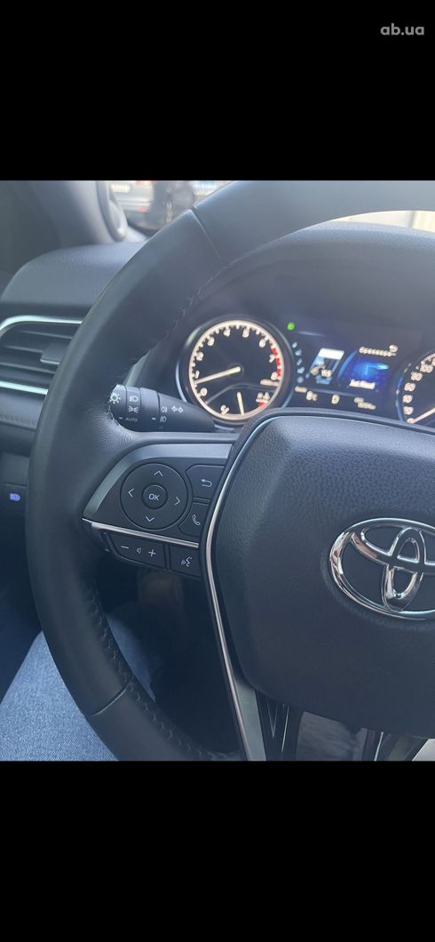 Toyota Camry 2018 черный - фото 13