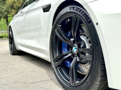 BMW M6 2014 - фото 24