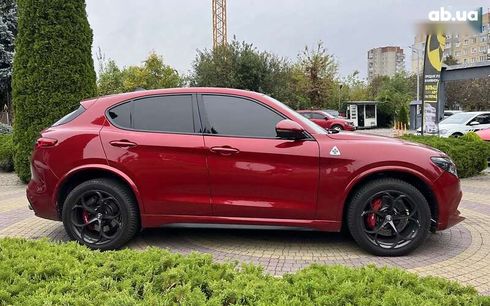 Alfa Romeo Stelvio 2018 - фото 8