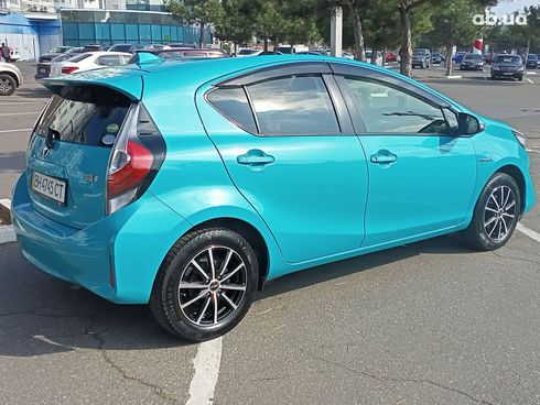 Toyota Prius 2019 голубой - фото 12