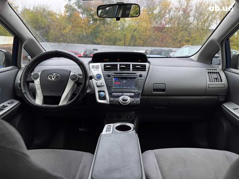 Toyota Prius V 2012 синий - фото 35