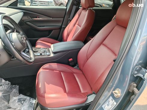 Mazda CX-30 2023 серый - фото 17