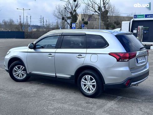 Mitsubishi Outlander 2018 - фото 22