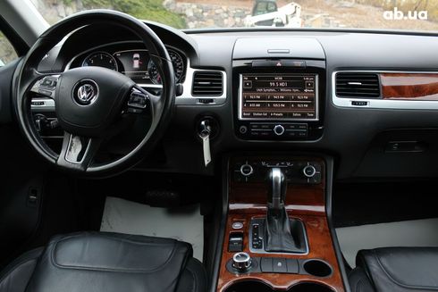 Volkswagen Touareg 2014 белый - фото 8