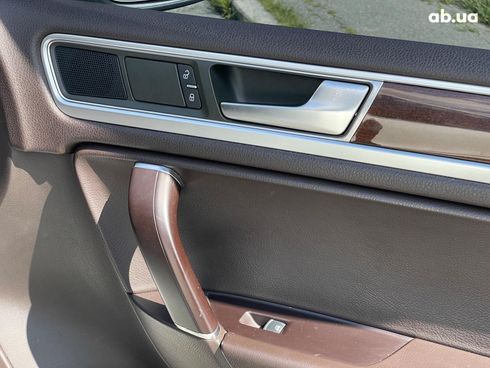 Volkswagen Touareg 2015 белый - фото 27