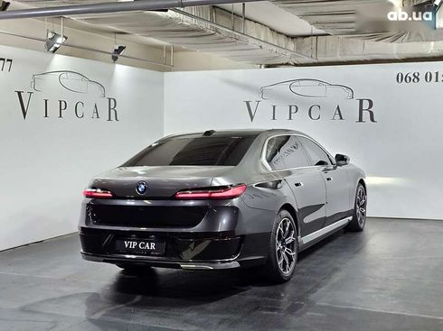 BMW 7 серия 2023 - фото 12