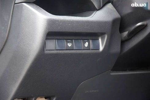 Toyota RAV4 2020 - фото 17