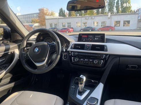 BMW 3 серия 2018 черный - фото 16