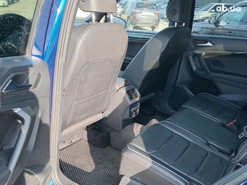 Volkswagen Tiguan 2021 синий - фото 39
