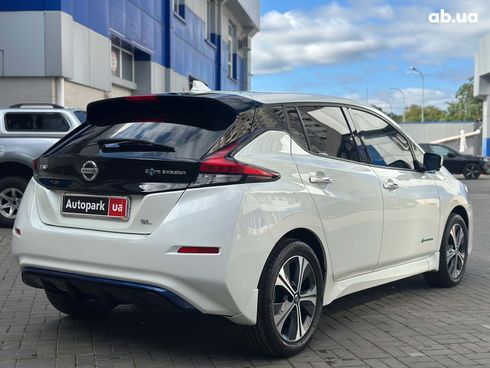 Nissan Leaf 2018 белый - фото 5