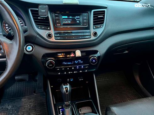 Hyundai Tucson 2017 красный - фото 28