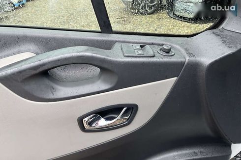 Renault Trafic 2017 - фото 11