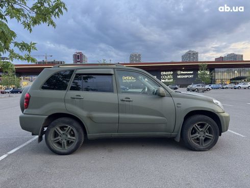 Toyota RAV4 2004 зеленый - фото 6