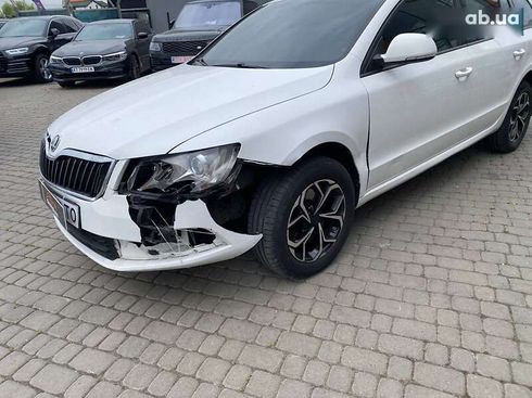 Skoda Superb 2014 - фото 4