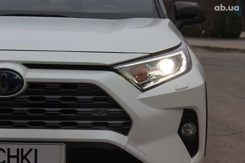 Toyota RAV4 2019 - фото 15