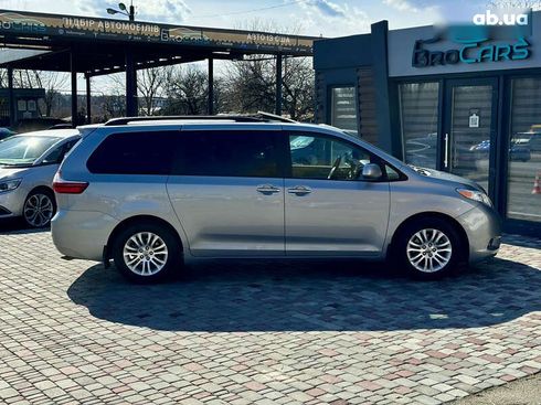 Toyota Sienna 2015 - фото 4