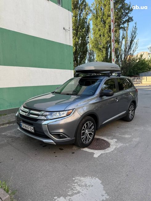 Mitsubishi Outlander 2018 серый - фото 16