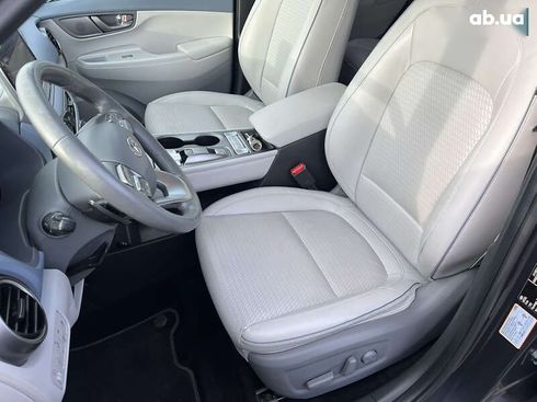 Hyundai Kona Electric 2021 - фото 30