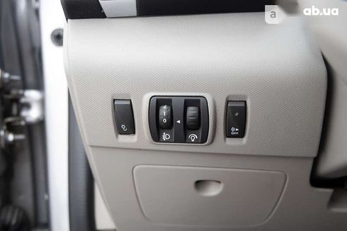 Renault Zoe 2015 - фото 15