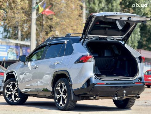 Toyota RAV4 2021 серый - фото 9