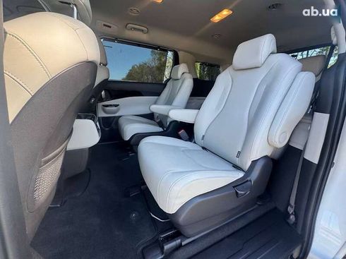 Kia Carnival 2023 - фото 27