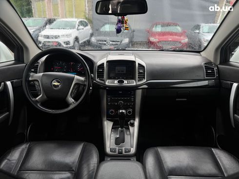 Chevrolet Captiva 2013 белый - фото 36
