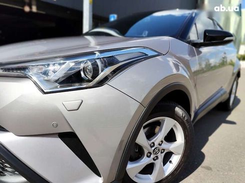 Toyota C-HR 2016 - фото 2