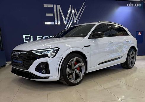 Audi SQ8 e-tron 2023 - фото 18